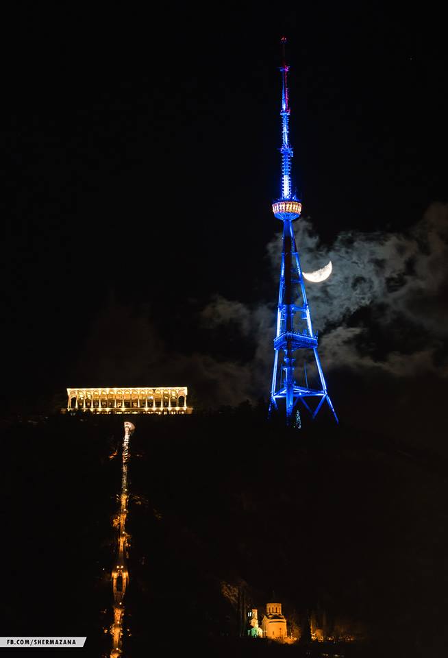 Georgia lights up in EU colors celebrating visa liberalization geotv.ge
